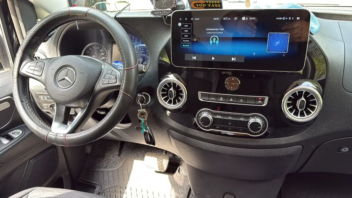 Mercedes-Benz Class-V 2024 - Photo 2