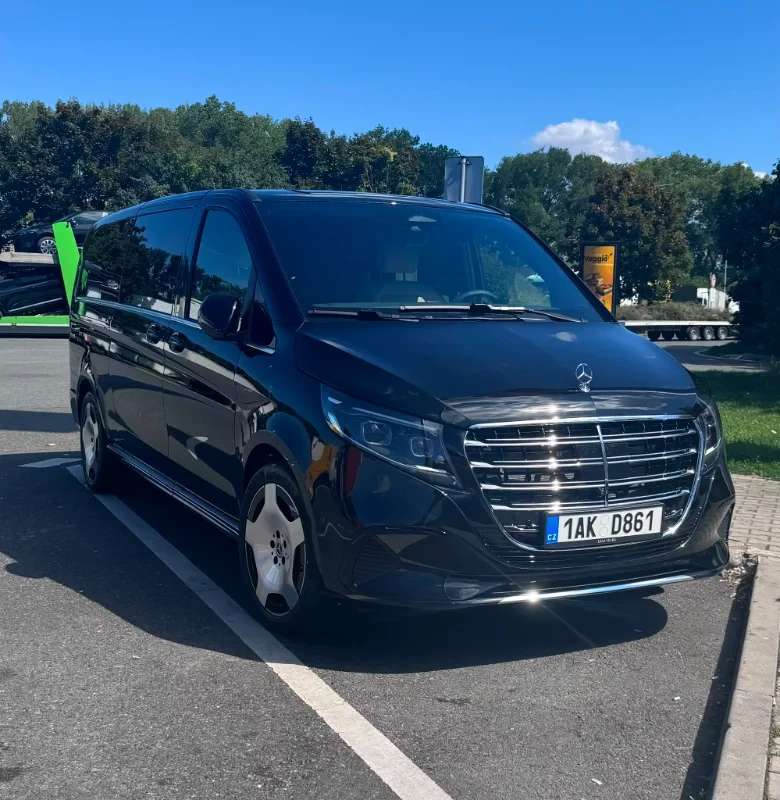 Mercedes-Benz Class-V 2025