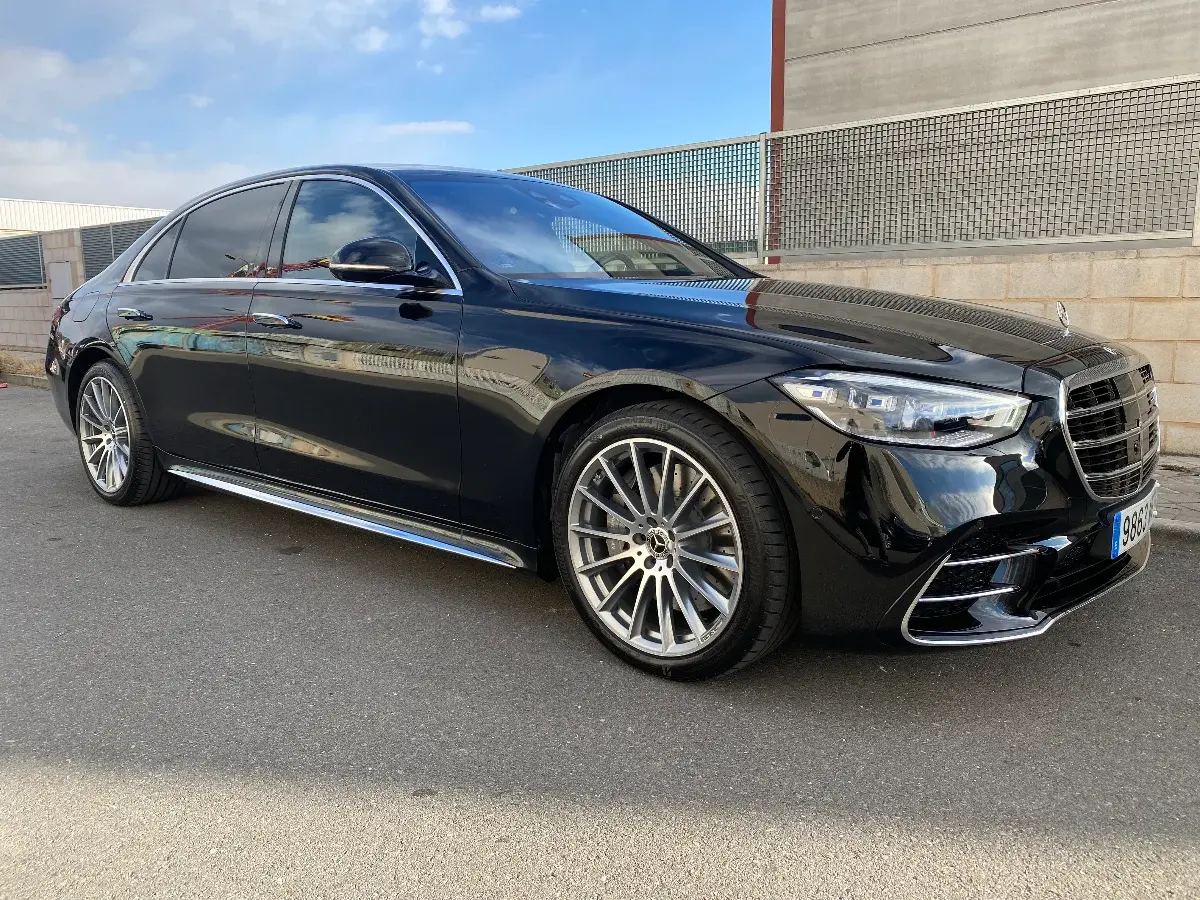 Mercedes-Benz Eclass 2024 - Photo 2