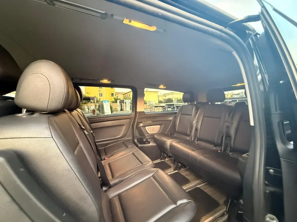 Mercedes-Benz V Class 2024 - Photo 2