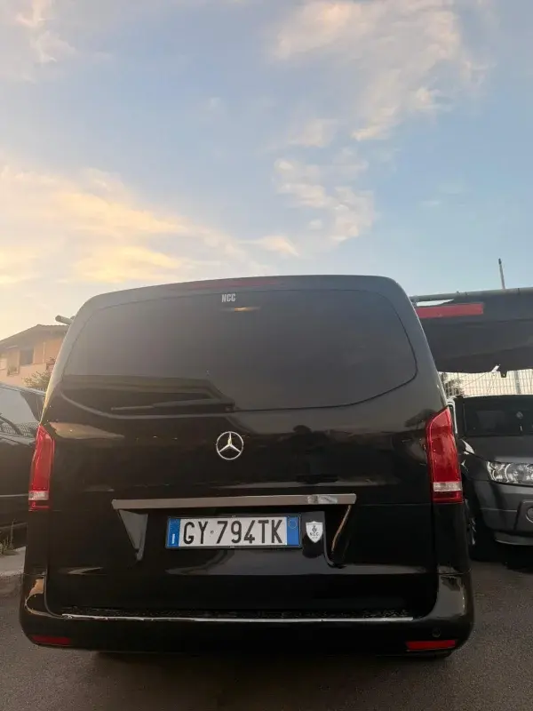 Mercedes-Benz V Class 2024 - Photo 3