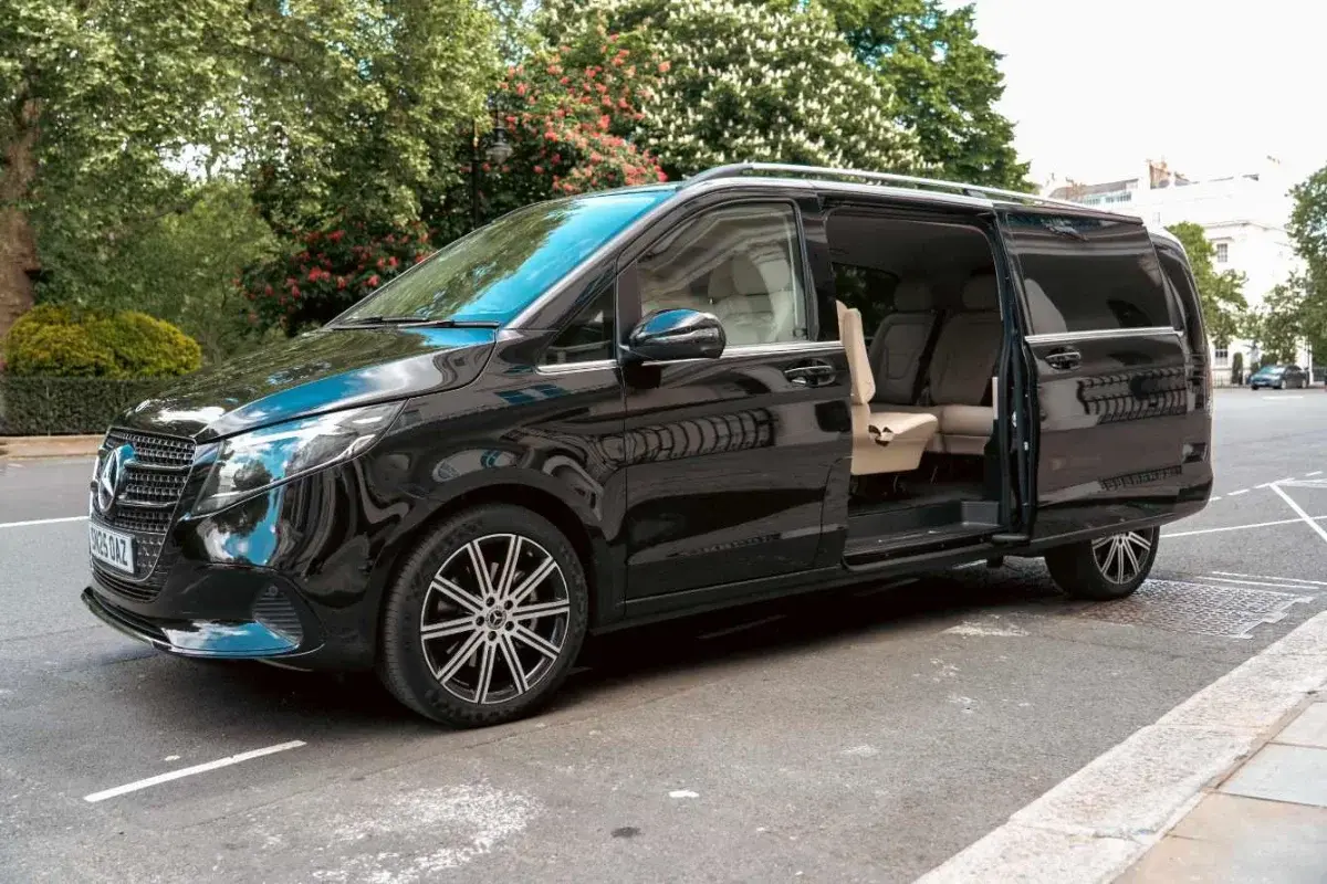 Mercedes-Benz V Class 2025 - Photo 2