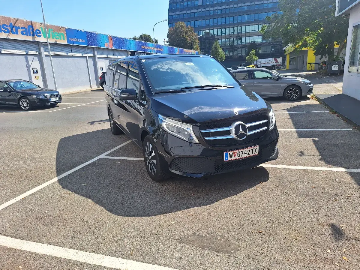 Mercedes-Benz V Class 2025 - Photo 2