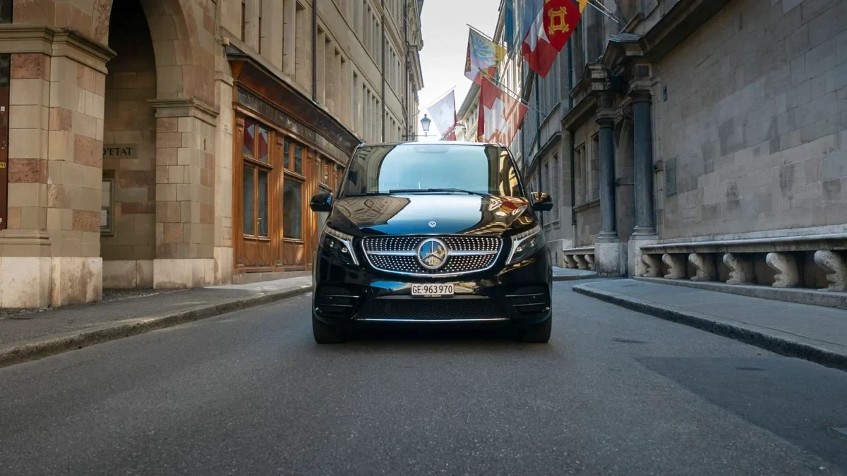 Mercedes-Benz V Class Luxury 2025