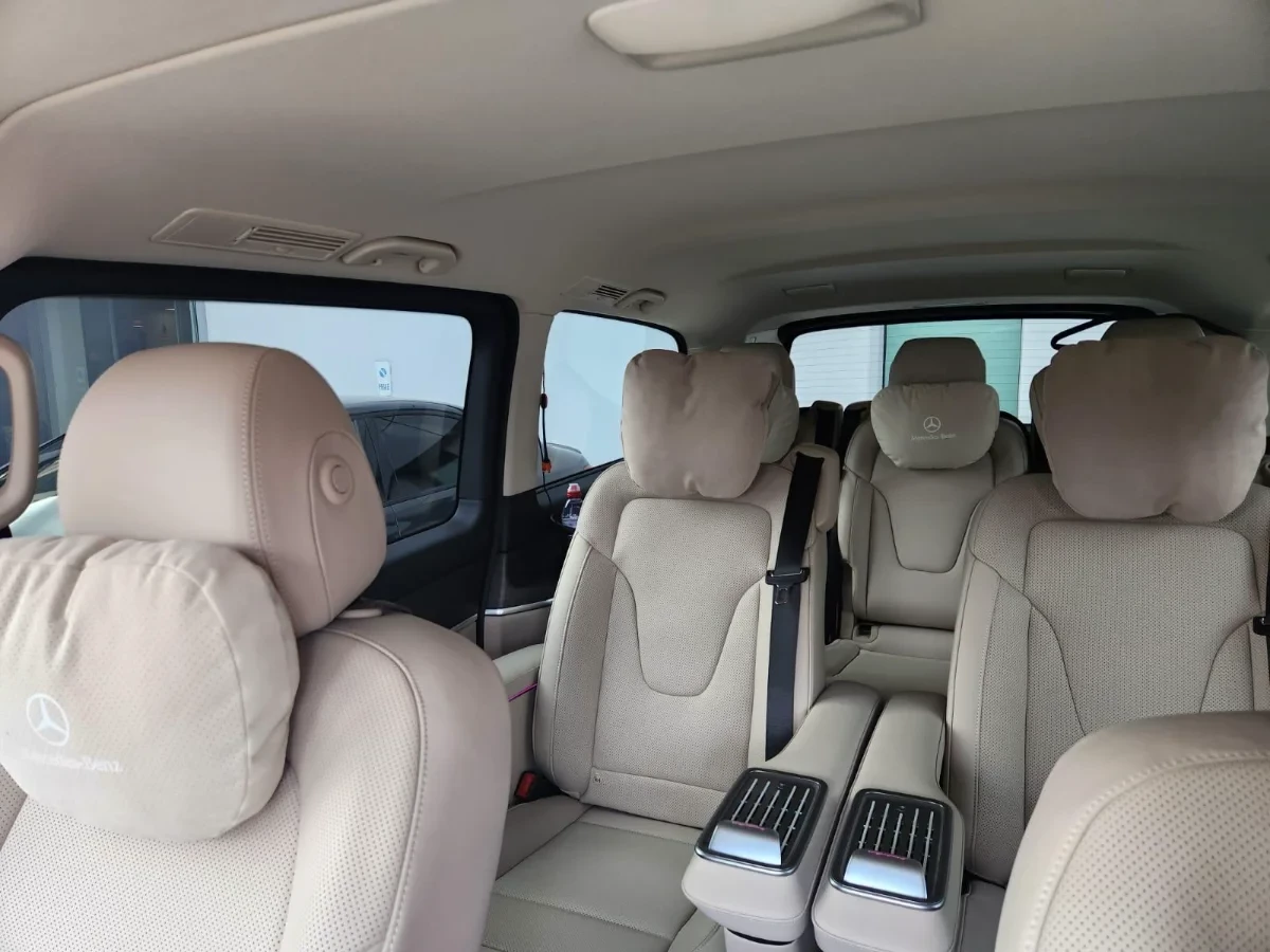 Mercedes-Benz V Class Luxury 2025 - Photo 2