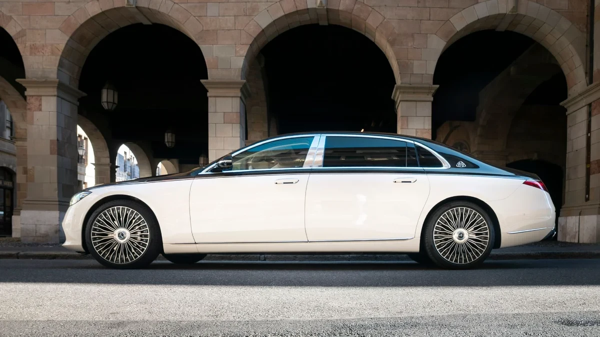 Others Mercedes Maybach white 2025 - Photo 3