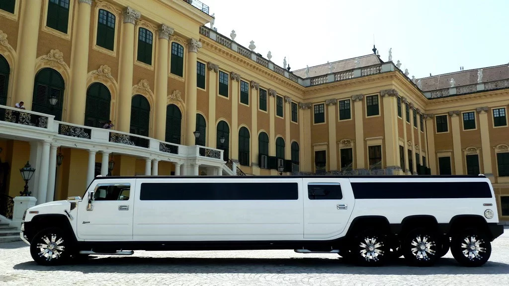 Hummer H2 2021 - Photo 2