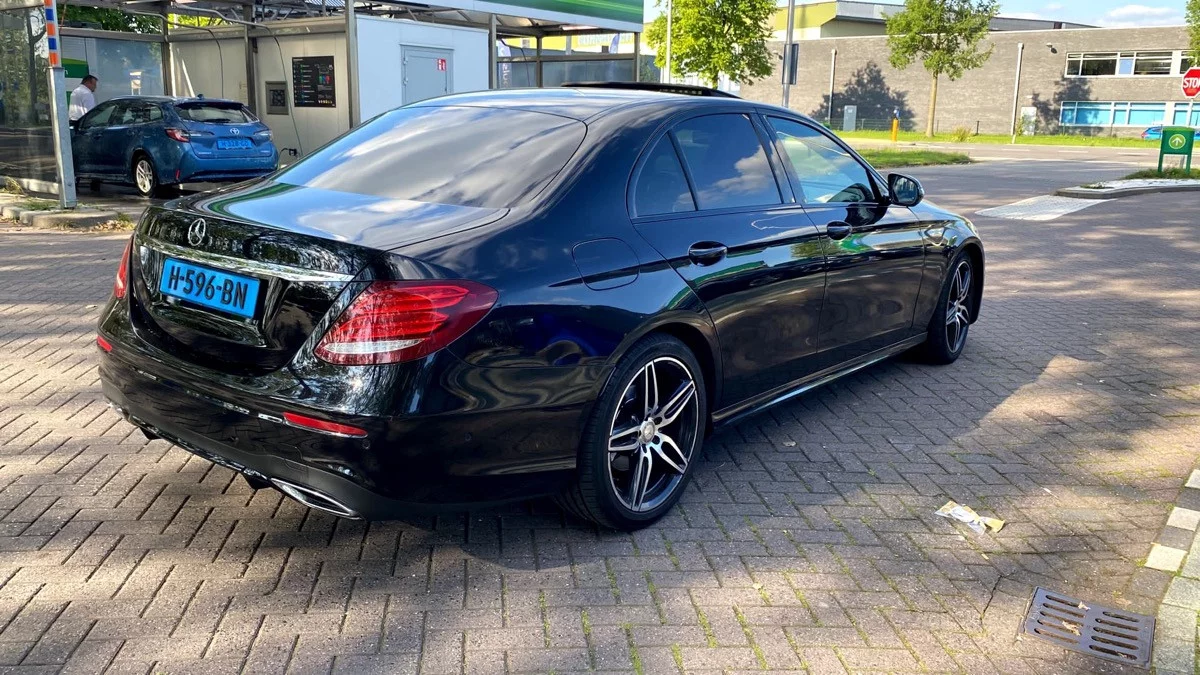 Mercedes-Benz E Class 2025 - Photo 2