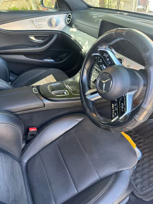 Mercedes-Benz V-class 2023 - Photo 2