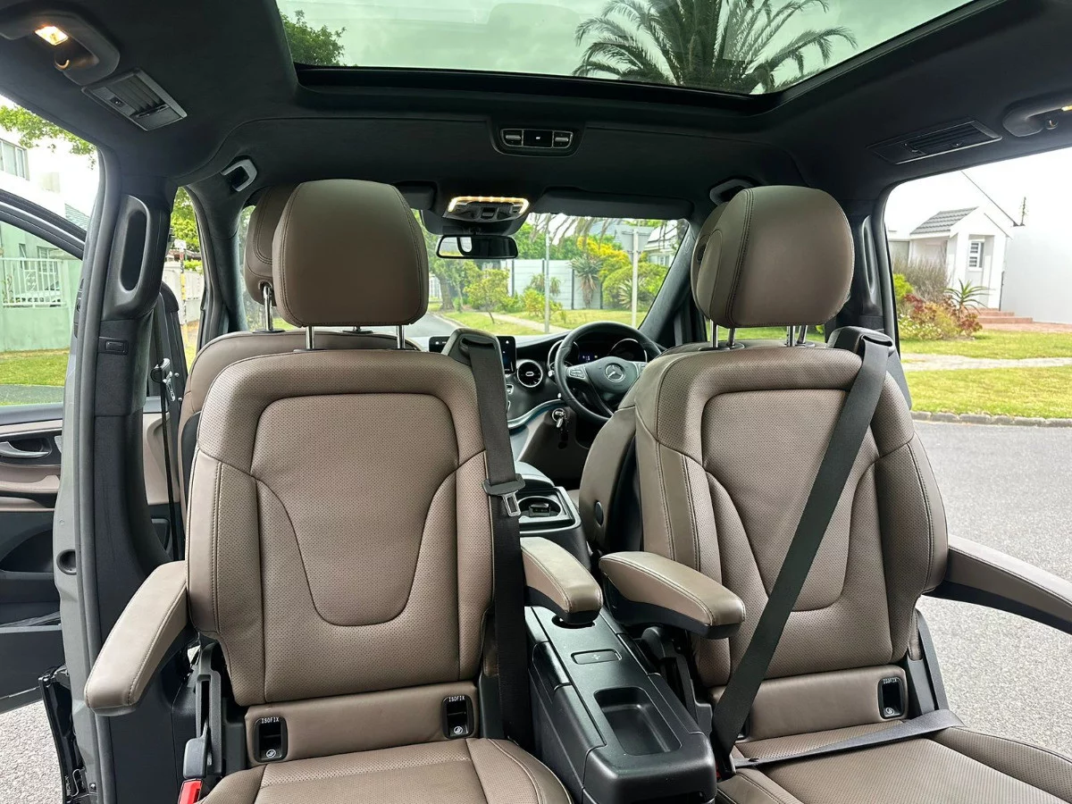 Mercedes-Benz V-class 2023 - Photo 3