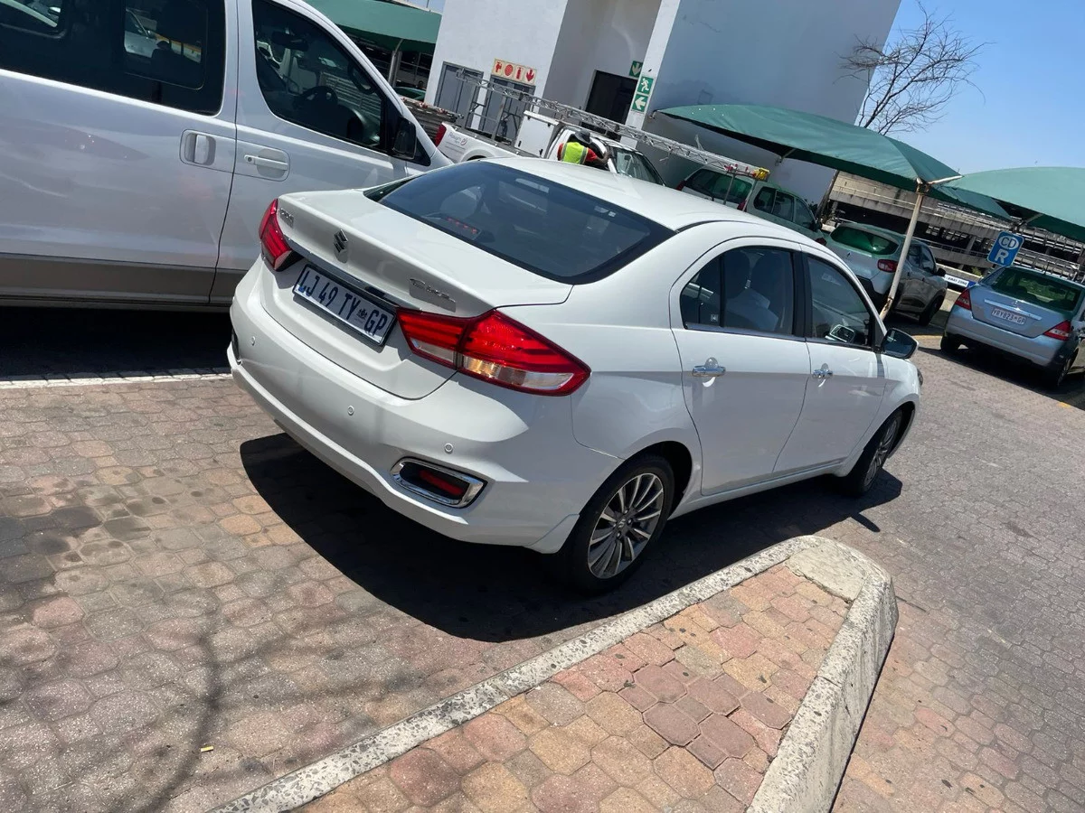 Suzuki ciaz 2022 - Photo 2