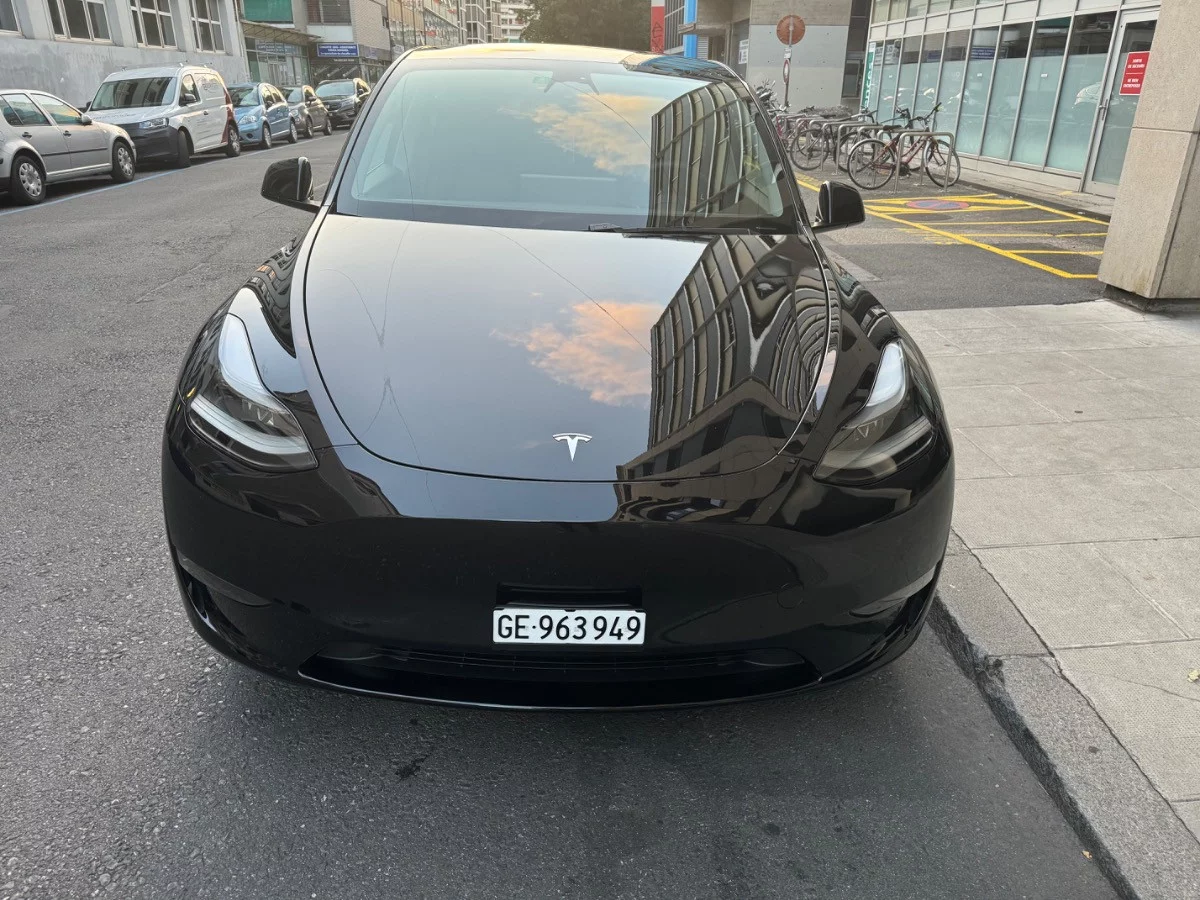 Tesla Y 2023