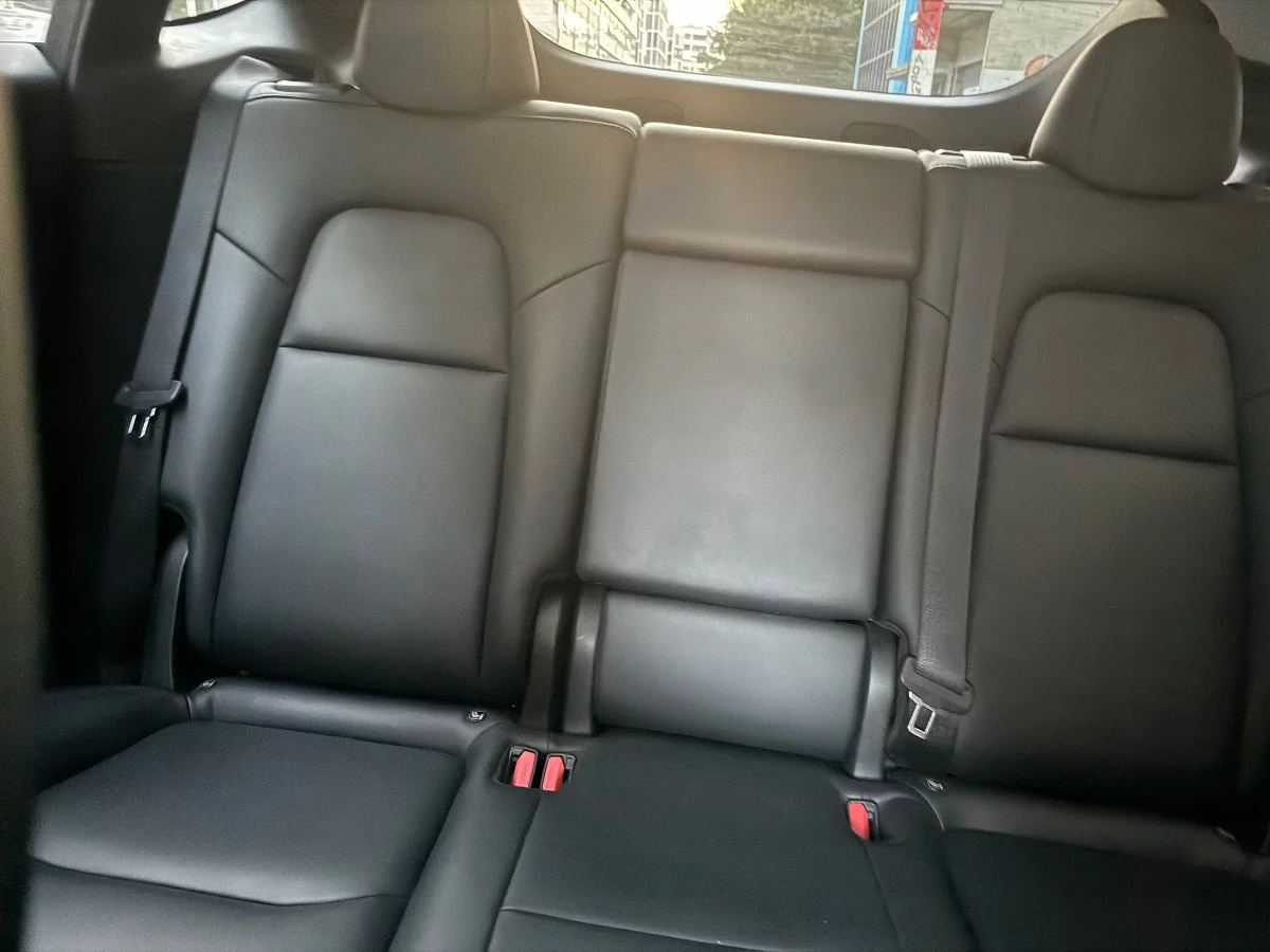 Tesla Y 2023 - Photo 4