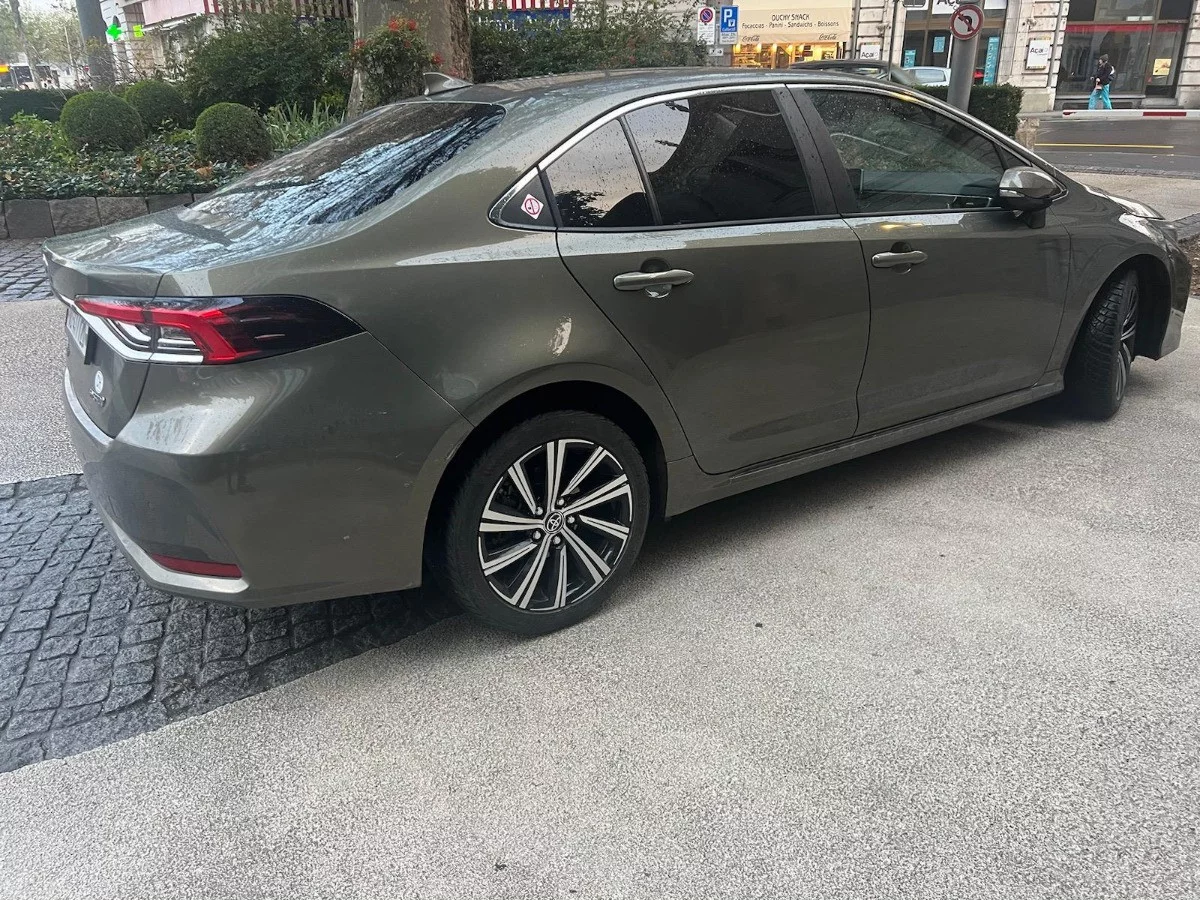 Toyota Corolla 2023 - Photo 2