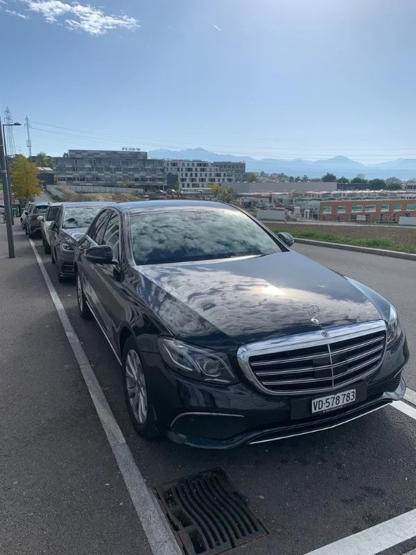 Mercedes-Benz E-class 2022 - Photo 3
