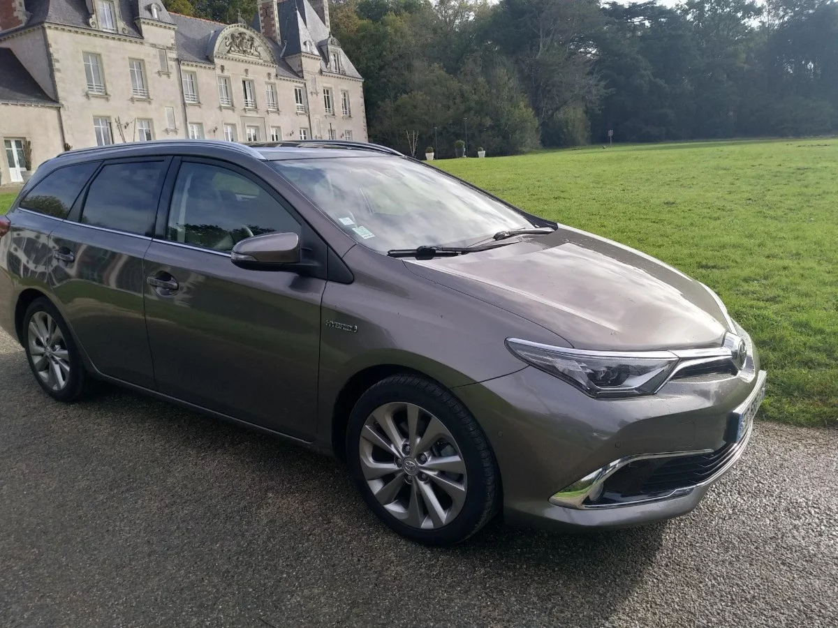 Toyota toyota auris touring sport 2020