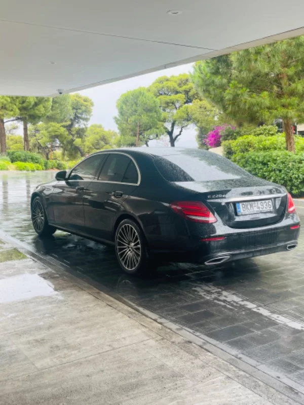 Mercedes-Benz E Class 2021 - Photo 3
