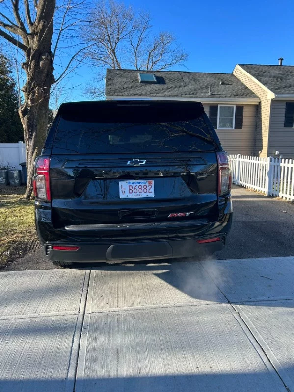 Chevrolet  Suburban 2023 - Photo 2