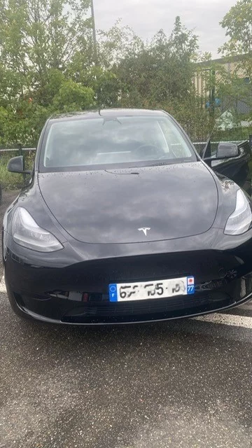 Tesla Y 2024