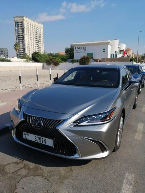 Lexus ES-300 HYBIRD 2022 - Photo 4