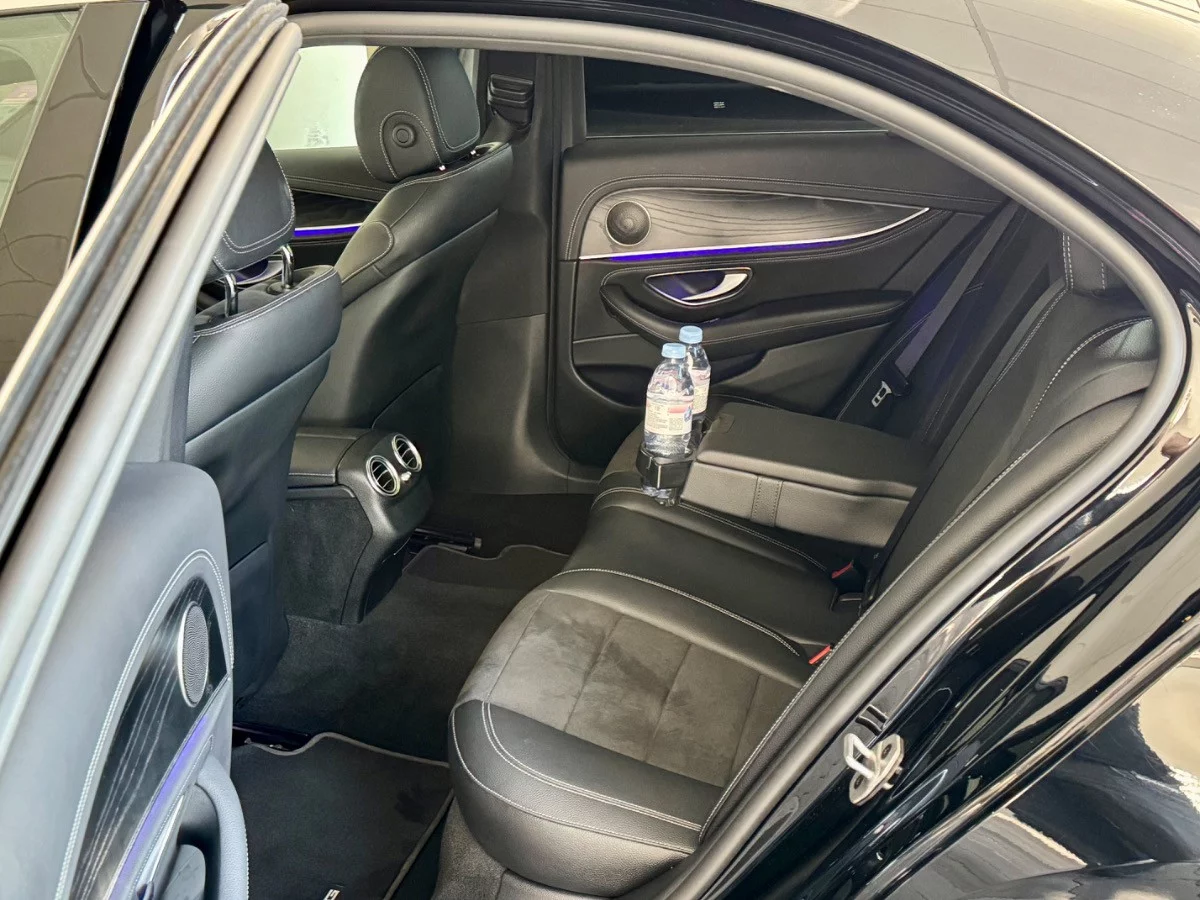 Mercedes-Benz E Class 2024 - Photo 2