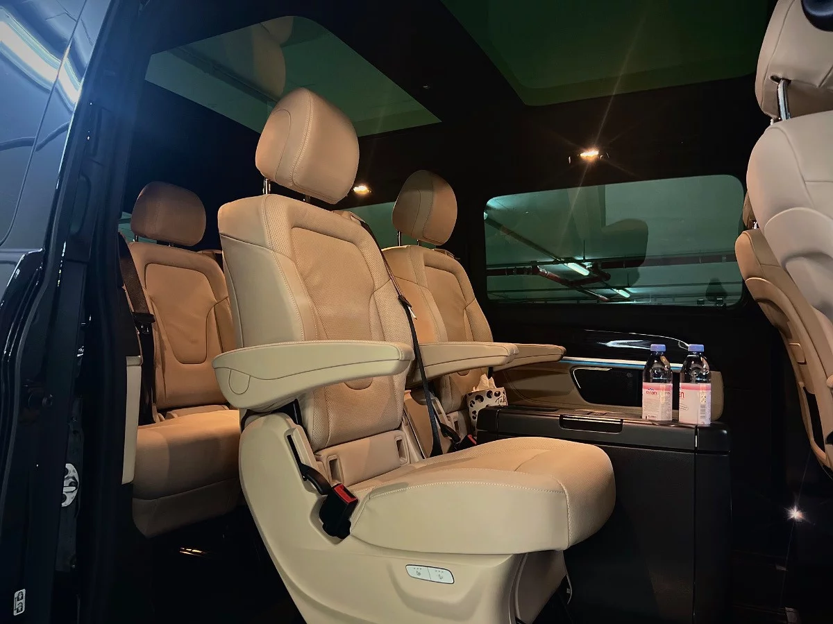 Mercedes-Benz V Class 2025 - Photo 3