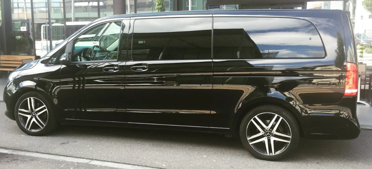 Mercedes-Benz V-class 2023 - Photo 3