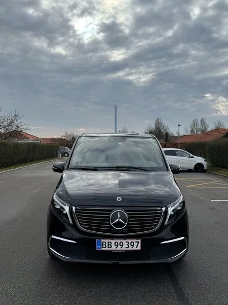 Mercedes-Benz EQV 2022 - Photo 2