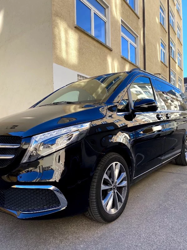 Mercedes-Benz V Class 2023 - Photo 3