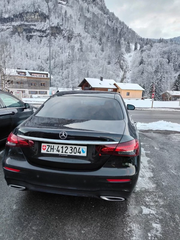 Mercedes-Benz E220 2022 - Photo 2