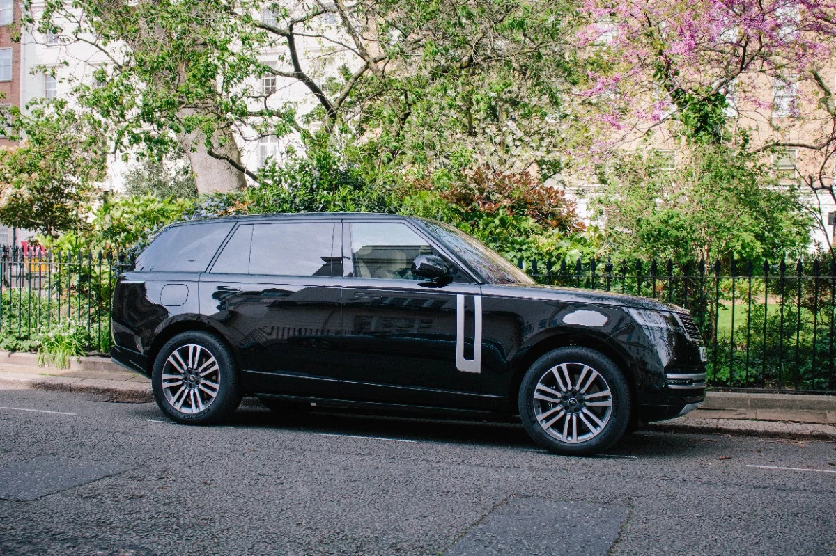 Land Rover Range Rover - First Edition Extra Long 2024 - Photo 3