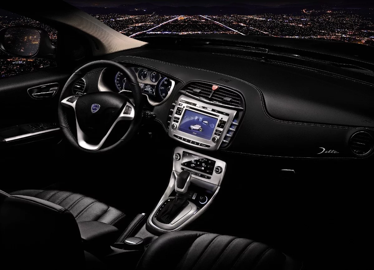 Lancia Delta 2010 - Photo 3