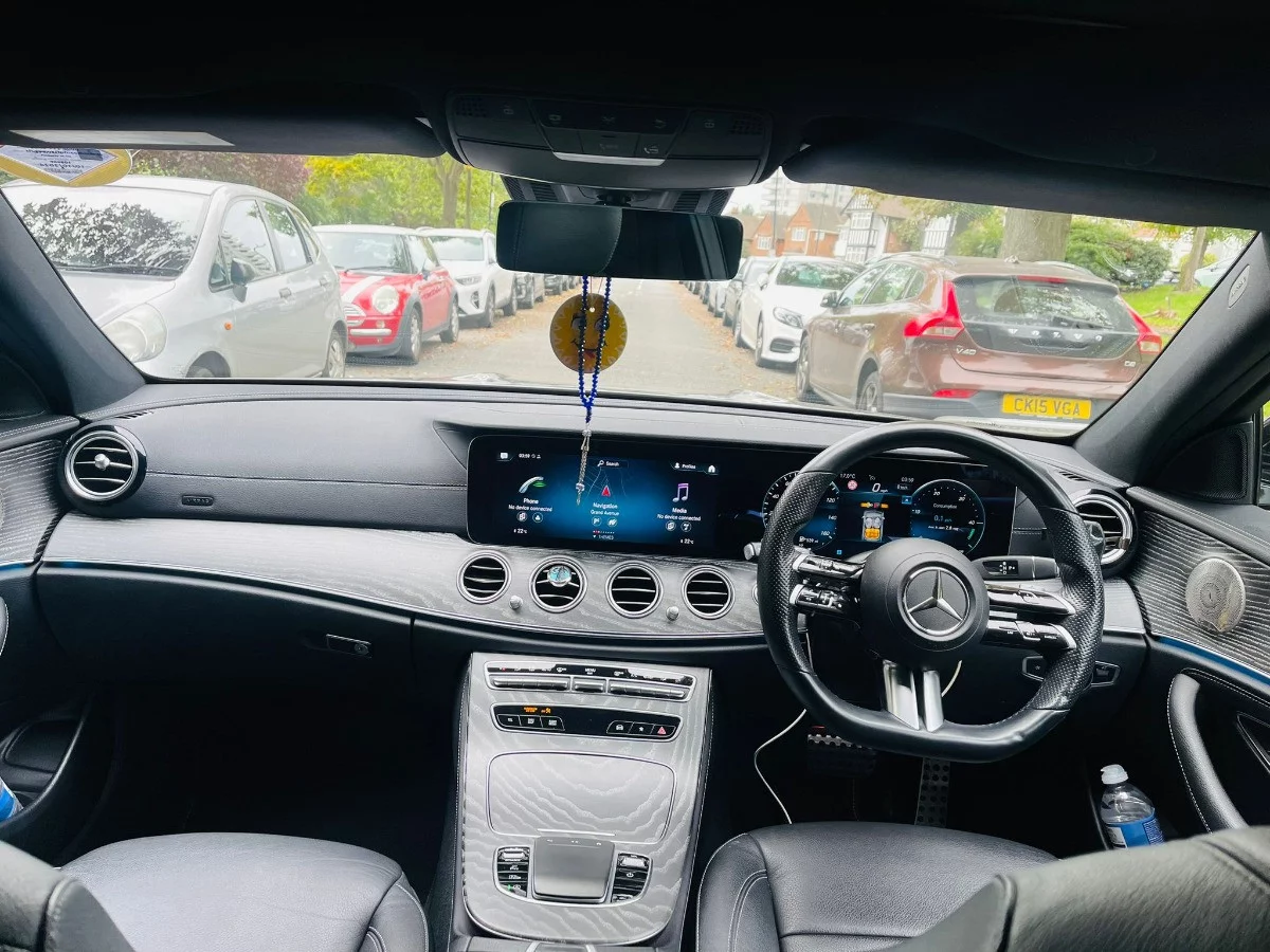 Mercedes-Benz E Class - E220 2021 - Photo 3