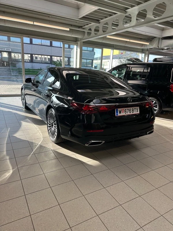 Mercedes-Benz E220 2024 - Photo 2