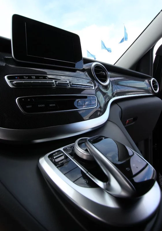 Mercedes-Benz V Class 2020 - Photo 2
