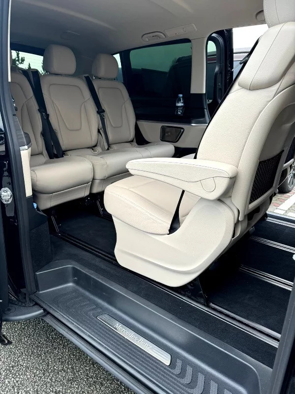 Mercedes-Benz V Class 2024 - Photo 2