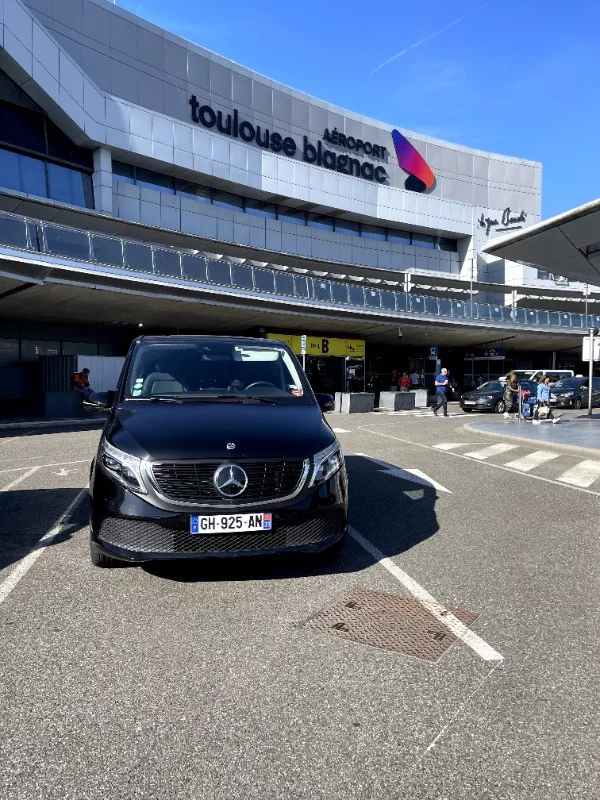 Mercedes-Benz EQV 2022 - Photo 2