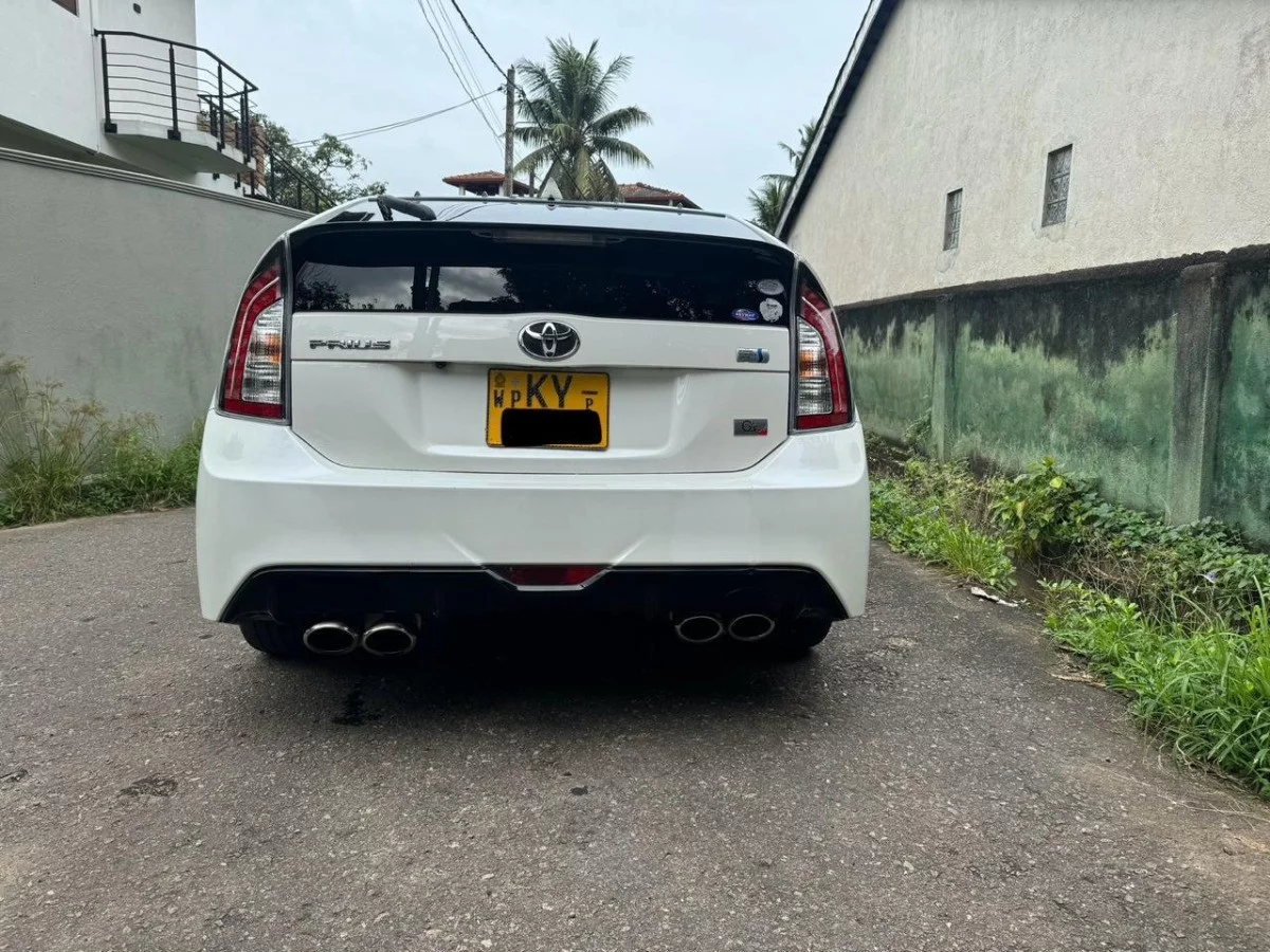 Toyota Prius 2015 - Photo 2