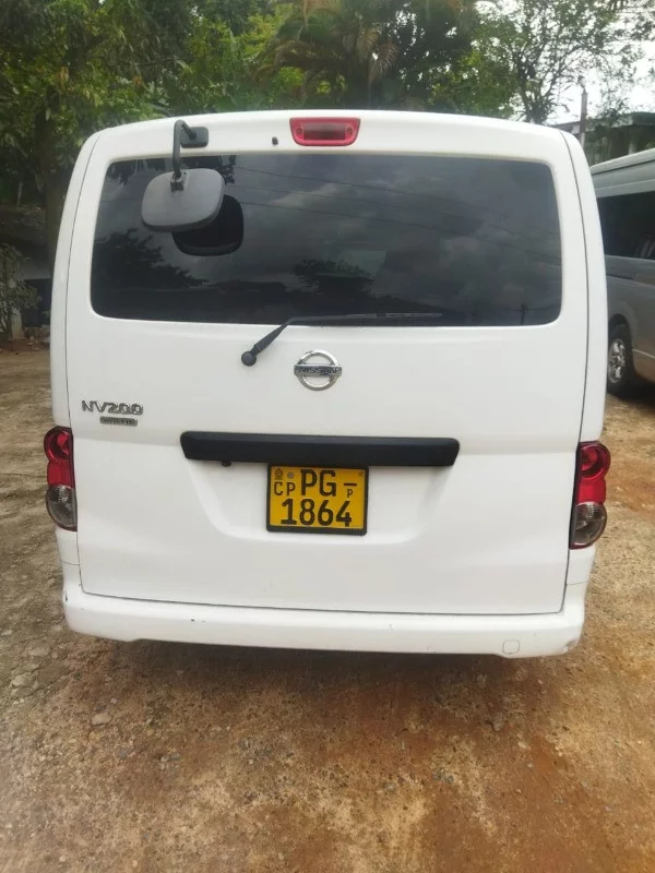 Nissan Caravan 2009 - Photo 4