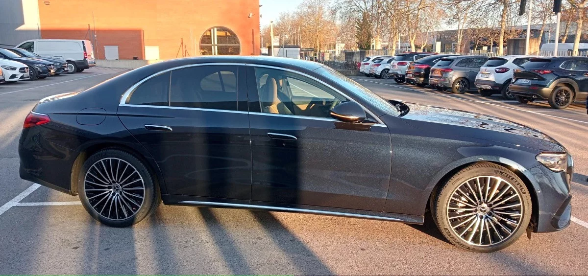 Mercedes-Benz E220 2025