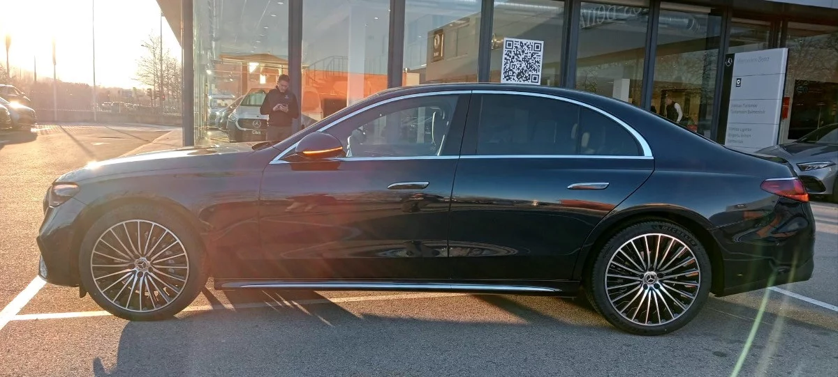 Mercedes-Benz E220 2025 - Photo 3