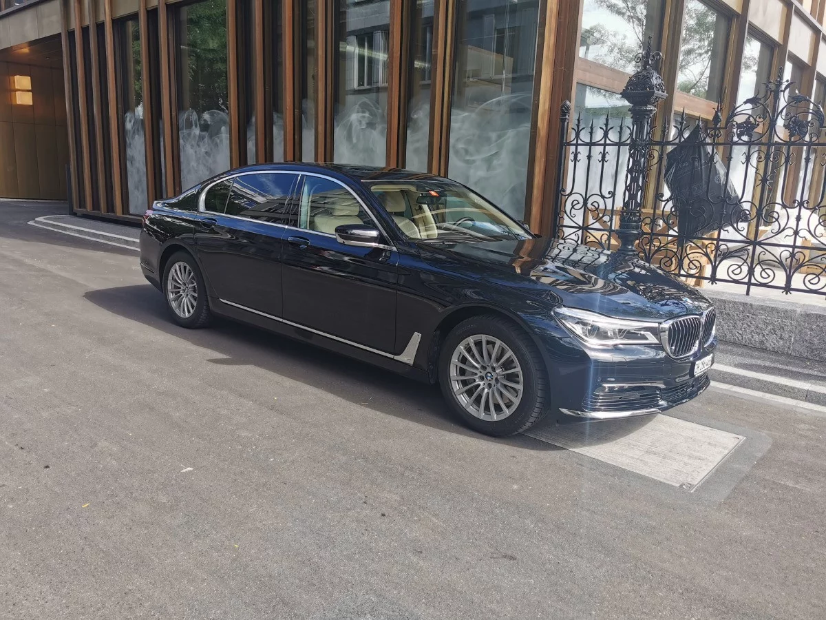 BMW 740 Long 2018 - Photo 3