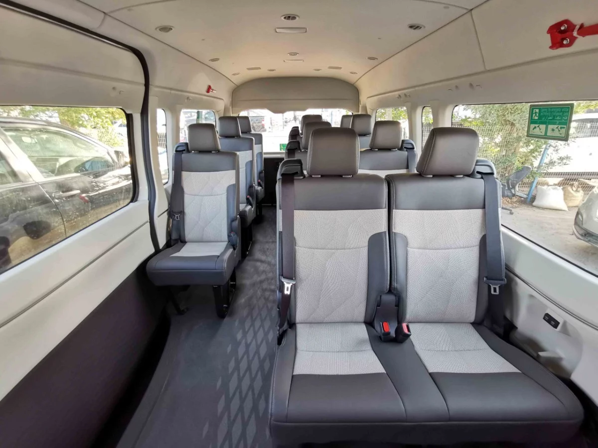 Toyota Hiace 2021 - Photo 3