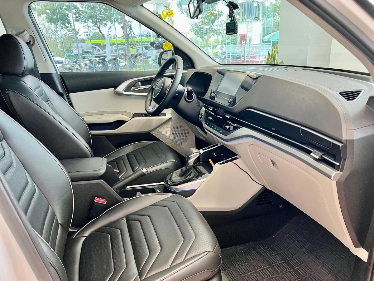 Kia Carens 2023 - Photo 3