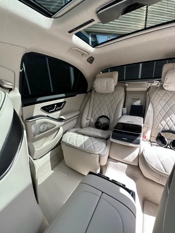 Mercedes-Benz S CLass - S550e L 2024 - Photo 2