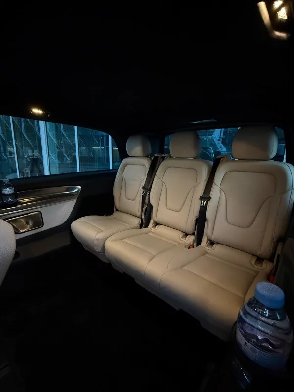 Mercedes-Benz V Class XL 4 matic Exclusive 2025 - Photo 3