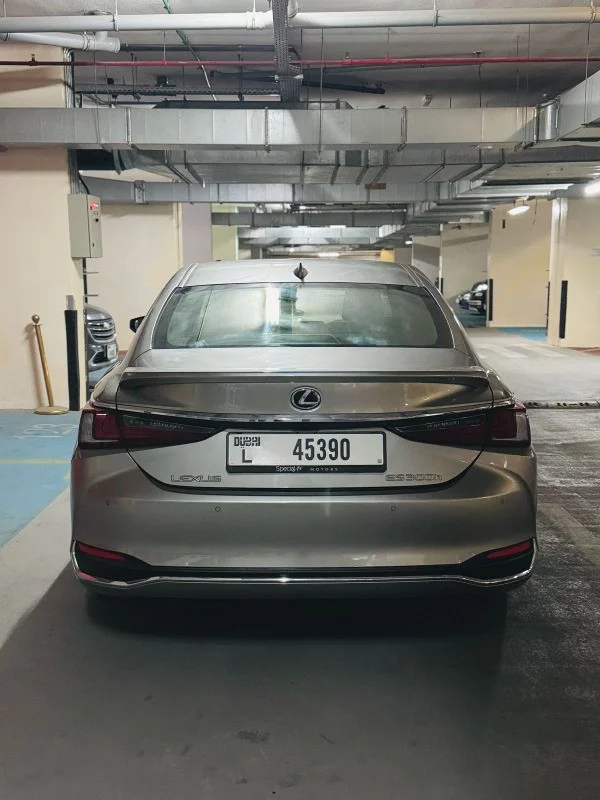 Lexus ES300h 2024 - Photo 2