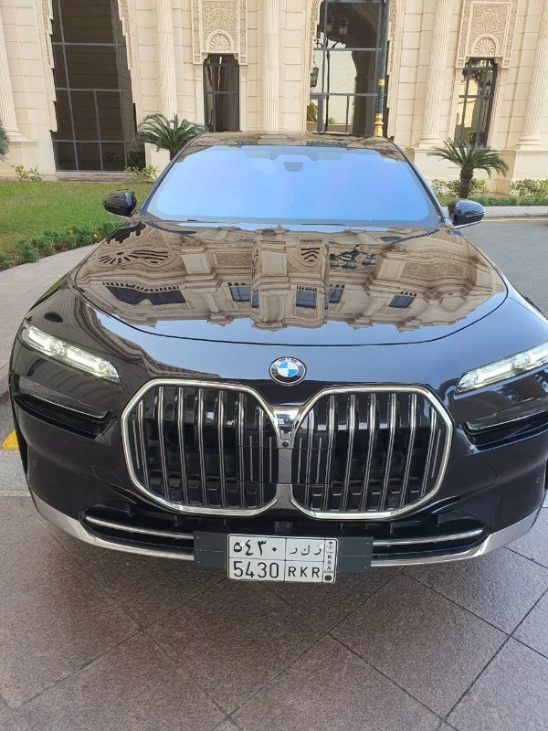 BMW 7 Series - 735 2024