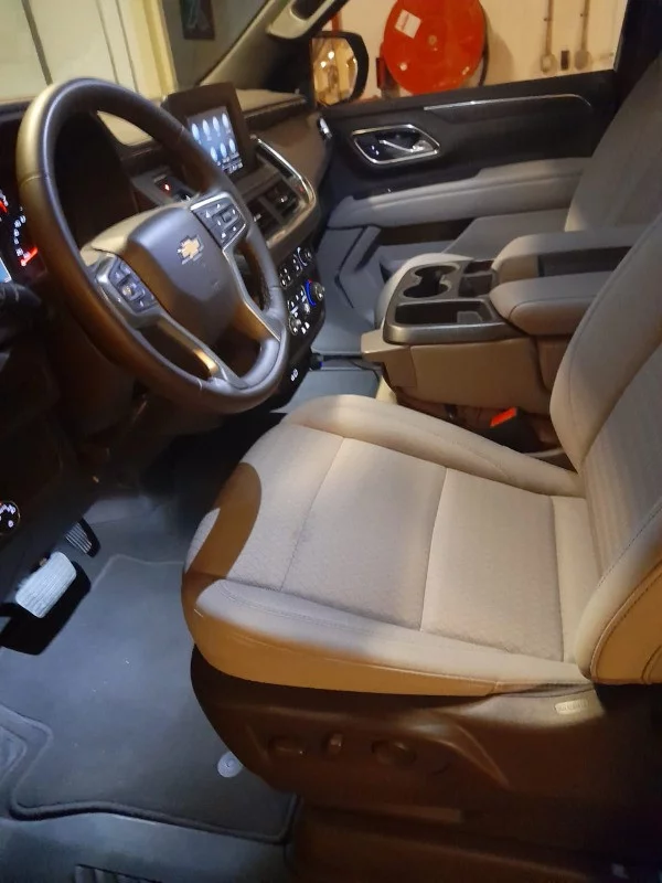 Chevrolet  Suburban 2024 - Photo 2