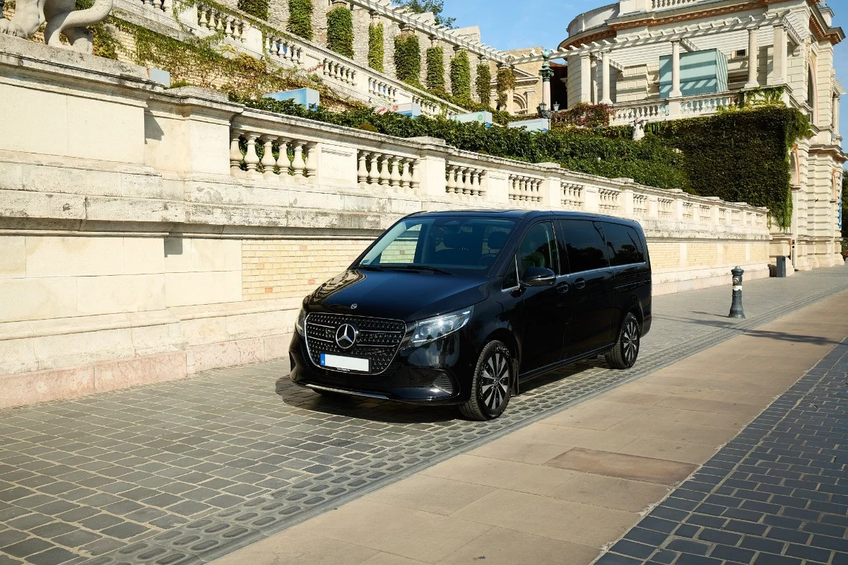Mercedes-Benz V-Class extra long 2025 - Photo 2